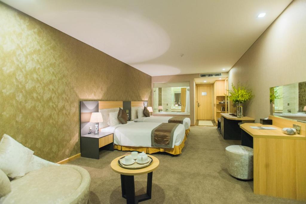 media/roomtypes/271219085808/gallery/deluxe-king-4.jpg
