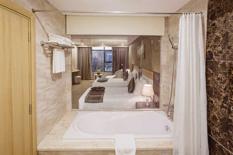 media/roomtypes/291219070034/gallery/khach-san-muong-thanh-luxury-nha-trang-3-deluxe-family-3.jpg