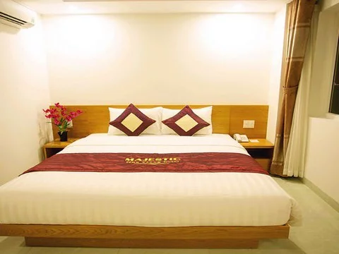 media/roomtypes/291219080140/gallery/i951491281076_khach_san_majestic_nha_trang.png