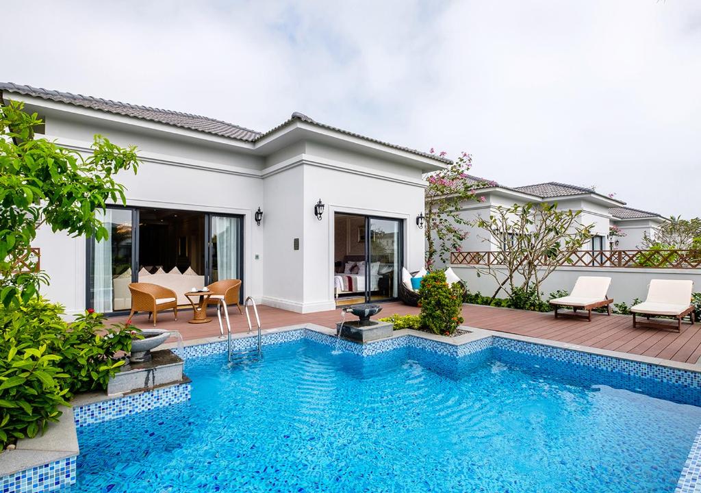 media/roomtypes/3011201159481/gallery/vinpearl-resort-spa-da-nang-villa-3-bedroom-1.jpg
