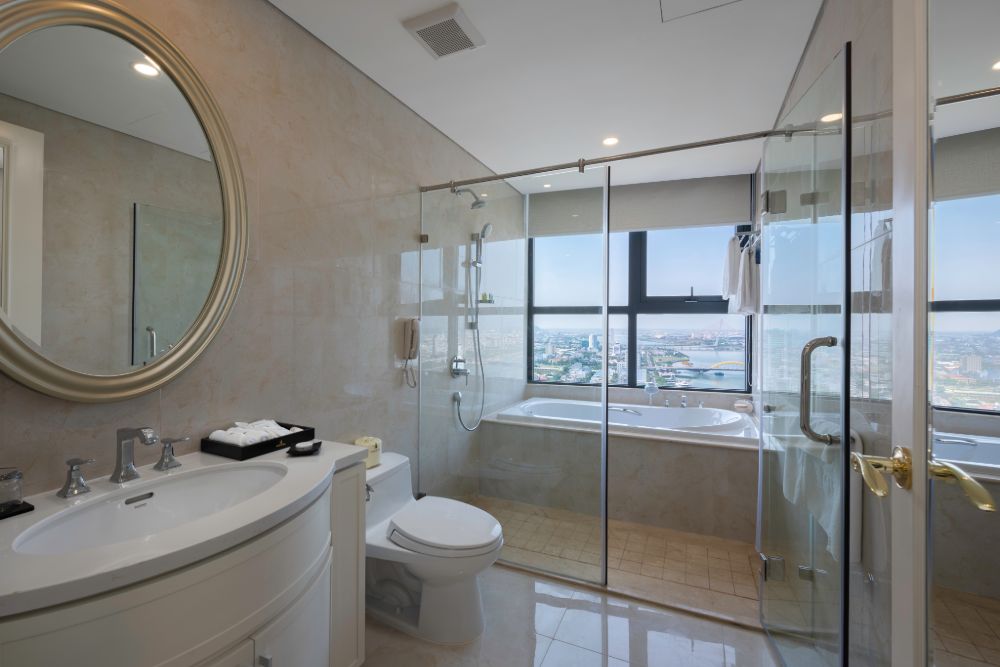 media/roomtypes/3011201159553/gallery/executive-suite-king-river-view-6.jpg