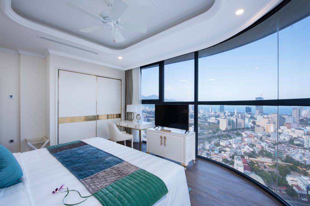 media/roomtypes/3011201159553/gallery/executive-suite-king-river-view-7.jpg