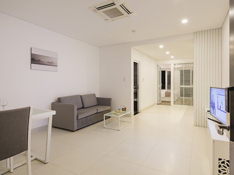 media/roomtypes/310120032113/gallery/mka1511947525_cham_oasis_nha_trang_resort_condotel.png