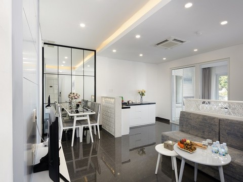 media/roomtypes/310120032951/gallery/acw1519866907_cham_oasis_nha_trang_resort_condotel.png