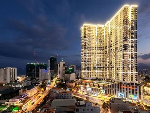 media/roomtypes/310120035231/gallery/zrj1527076806_vinpearl_empire_suite_nha_trang.png