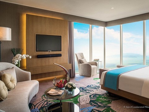media/roomtypes/310120105942/gallery/ycr1459597602_khach_san_intercontinental_nha_trang.png