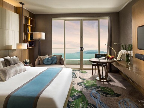 Junior Suite Ocean View King