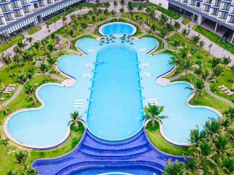 Hồ bơi com mực The Arena Cam Ranh Resort (Ảnh sưu tầm)
