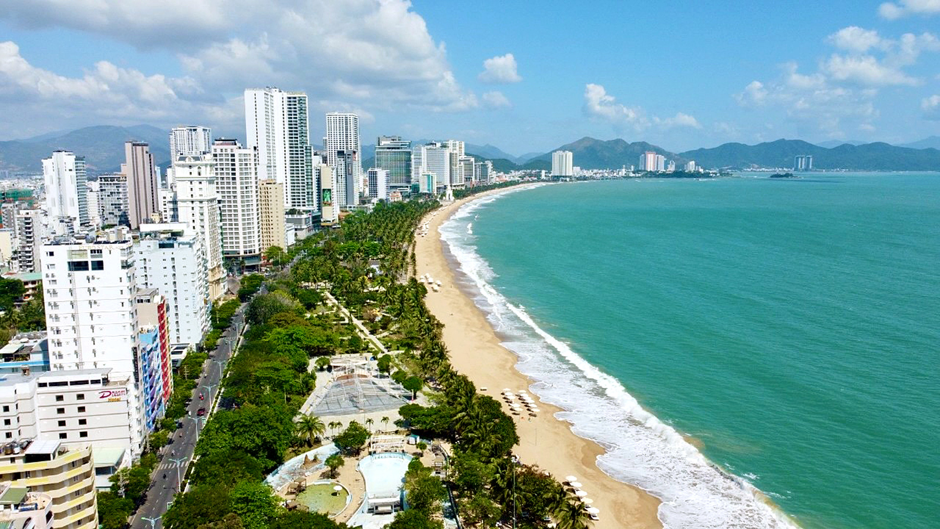 Bãi biển Trần Phú Nha Trang