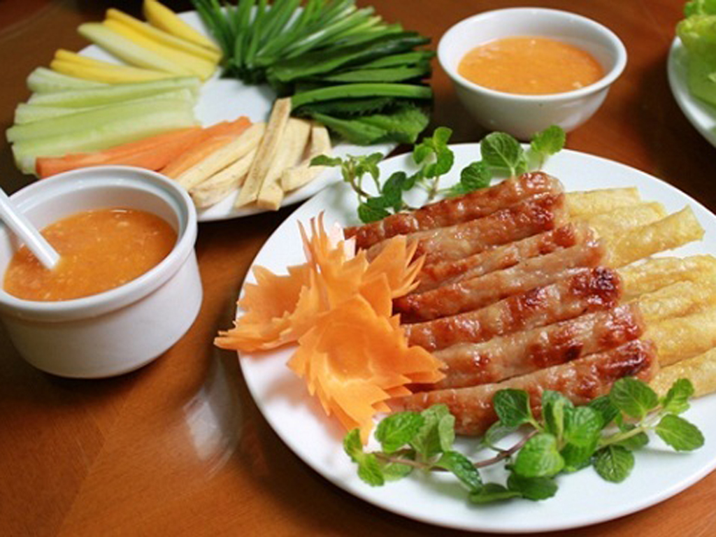 nem nướng Ninh Hòa