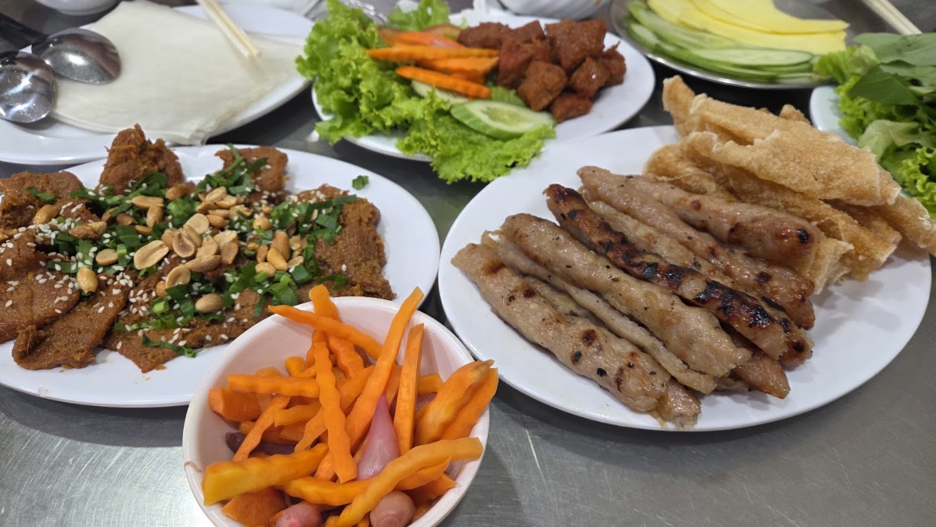 Nem nướng Đặng Văn Quyên