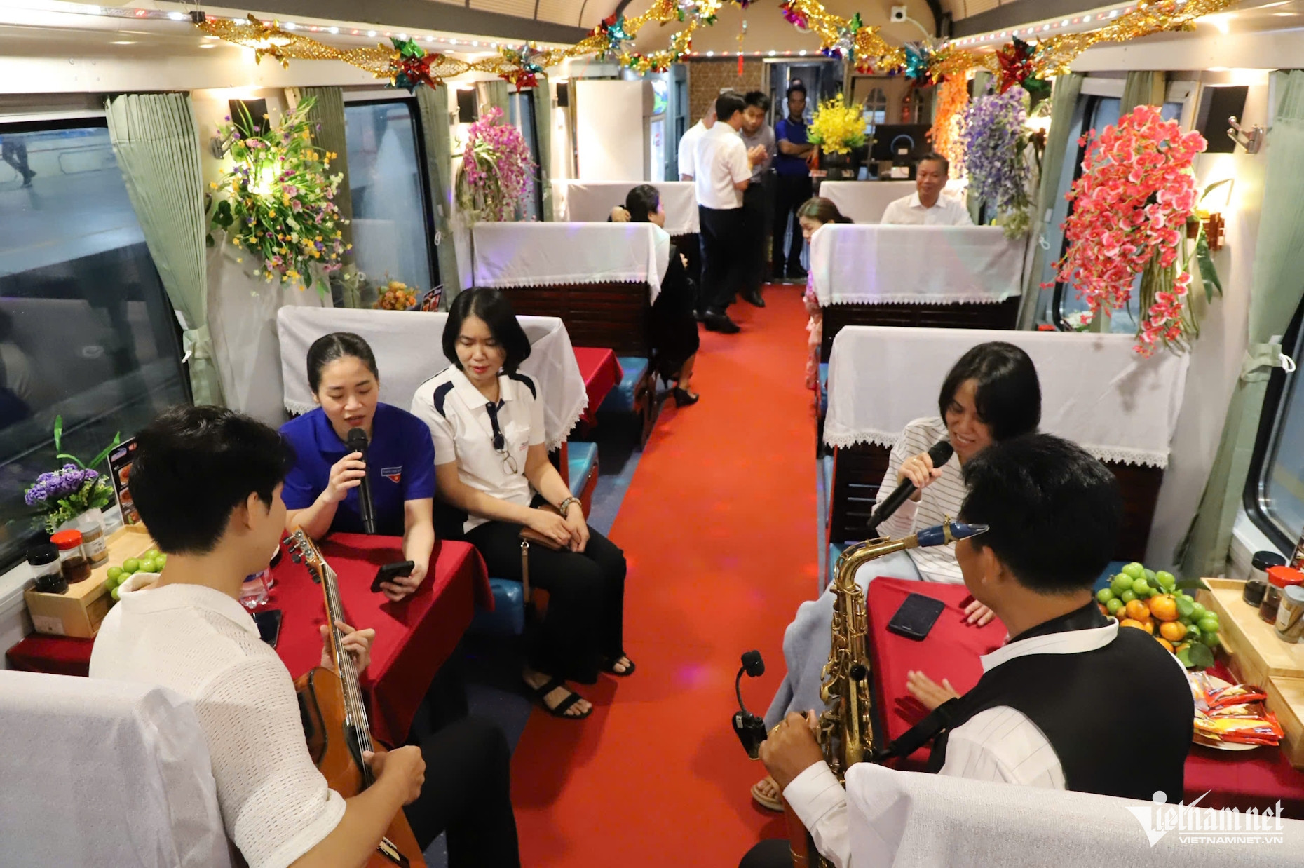 Tàu SNT1/SNT2 Sài Gòn – Nha Trang