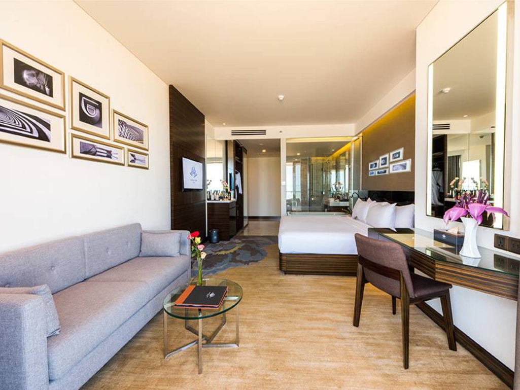 free-easy-3n2d-khach-san-queen-ann-nha-trang-ve-may-bay-khu-hoi-5df75977a3d37.jpg